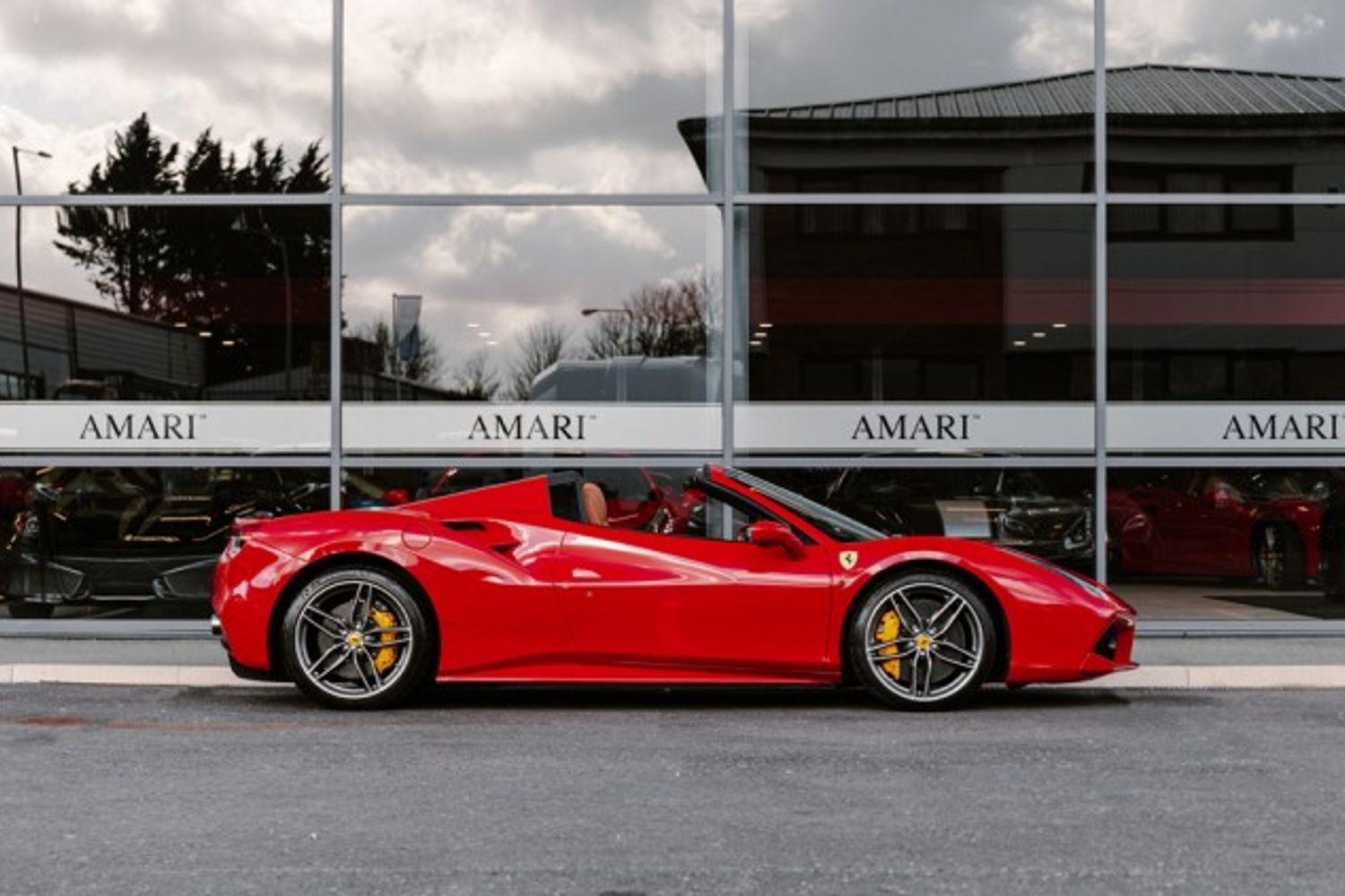 FERRARI 488 CONVERTIBLE 3.9 SPIDER 2DR SEMI AUTOMATIC
