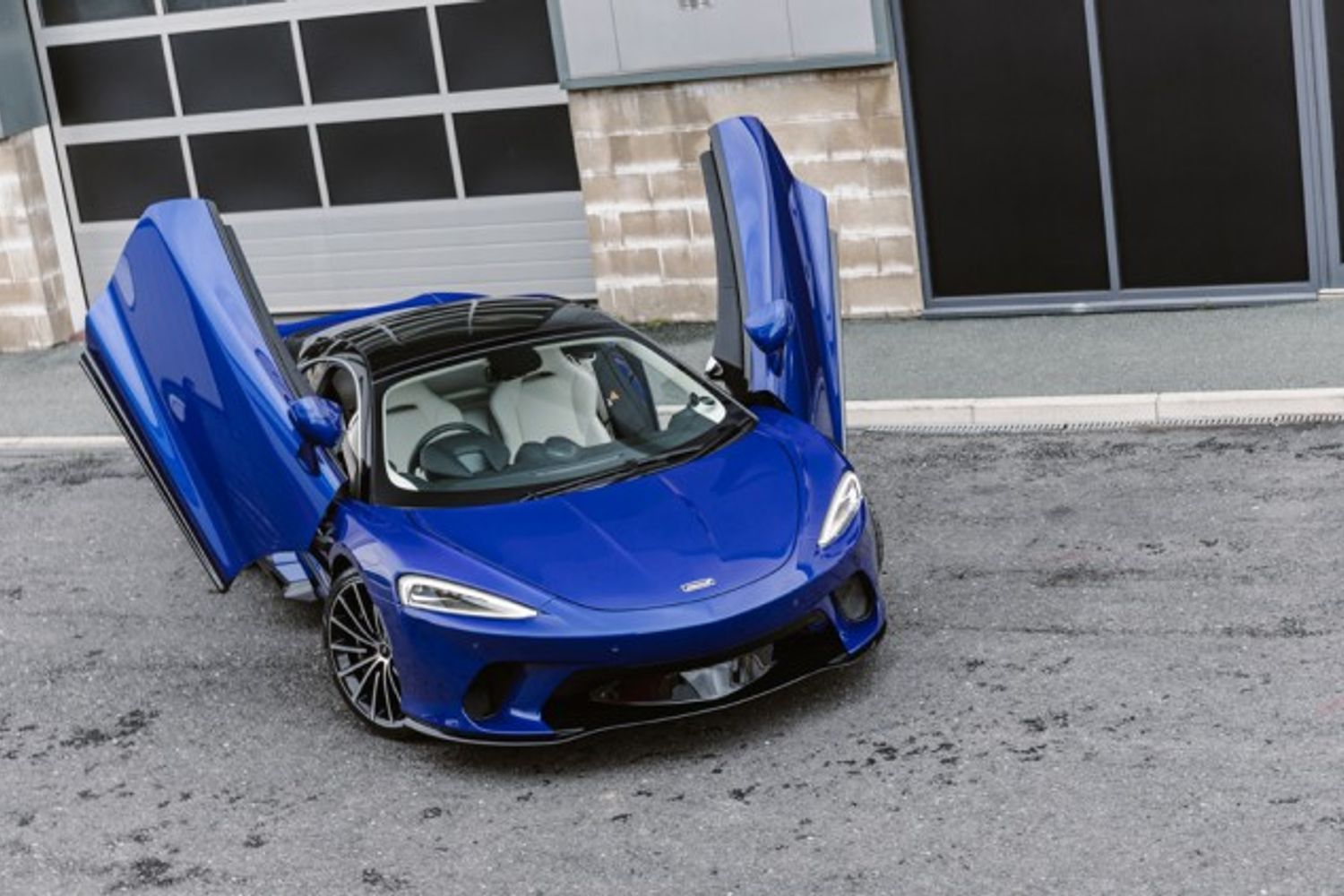 MCLAREN GT COUPE 4.0 V8 SSG 2DR SEMI AUTOMATIC