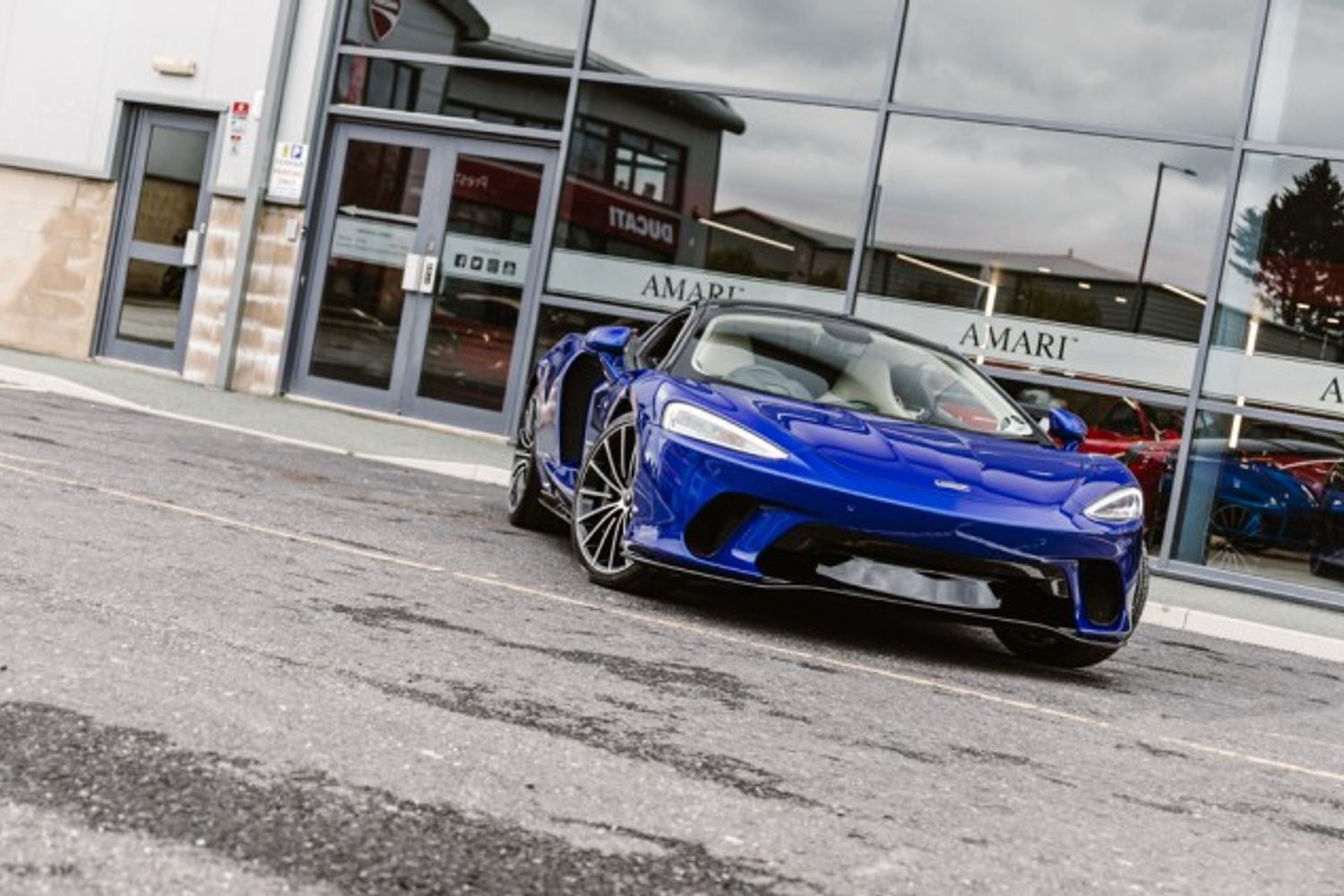 MCLAREN GT COUPE 4.0 V8 SSG 2DR SEMI AUTOMATIC