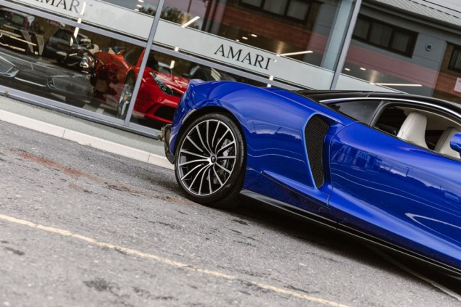 MCLAREN GT COUPE 4.0 V8 SSG 2DR SEMI AUTOMATIC