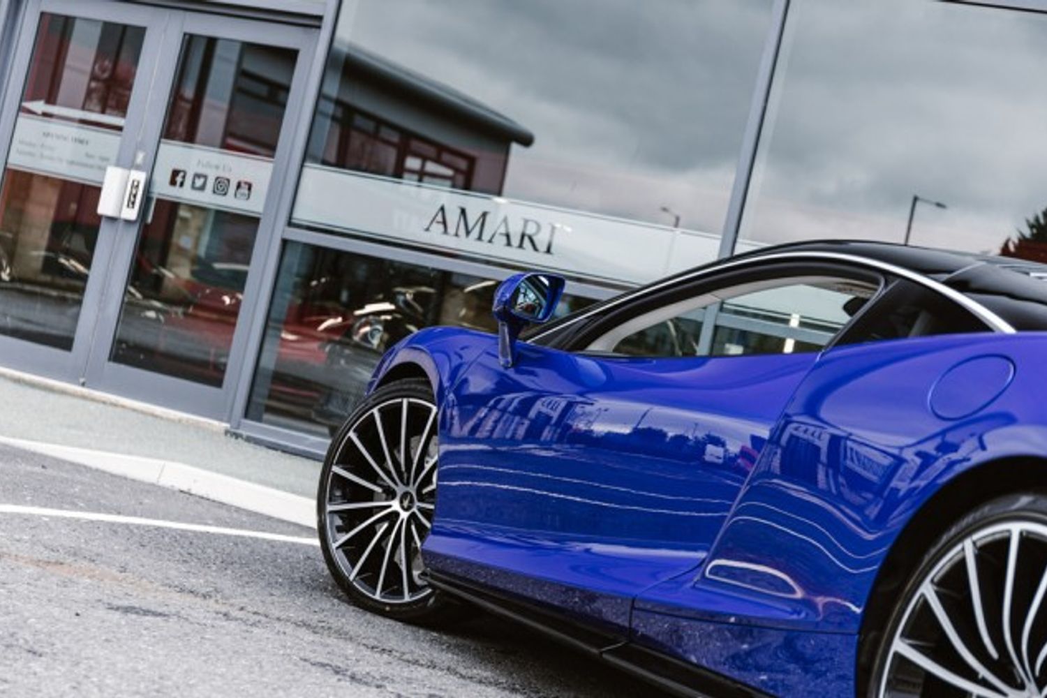 MCLAREN GT COUPE 4.0 V8 SSG 2DR SEMI AUTOMATIC