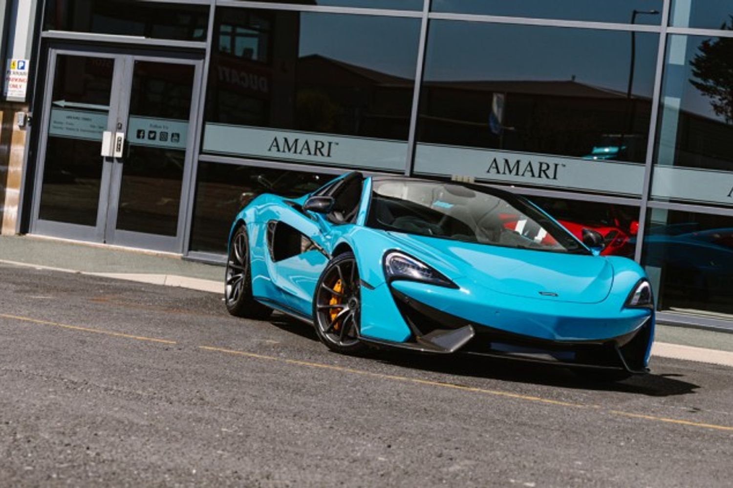 MCLAREN 570 CONVERTIBLE 3.8 V8 SSG 2DR SEMI AUTOMATIC