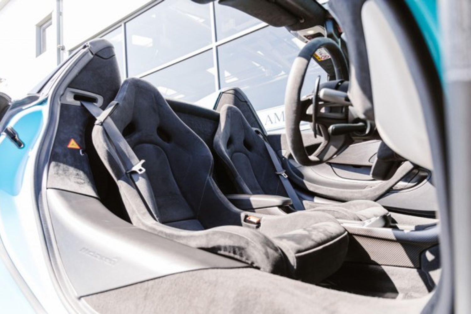 MCLAREN 570 CONVERTIBLE 3.8 V8 SSG 2DR SEMI AUTOMATIC