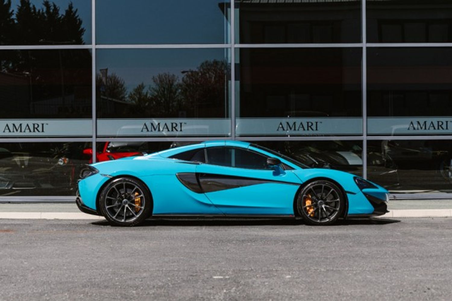MCLAREN 570 CONVERTIBLE 3.8 V8 SSG 2DR SEMI AUTOMATIC
