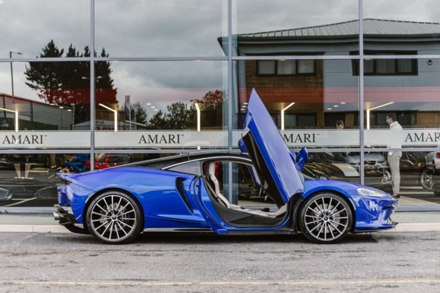 MCLAREN GT COUPE 4.0 V8 SSG 2DR SEMI AUTOMATIC