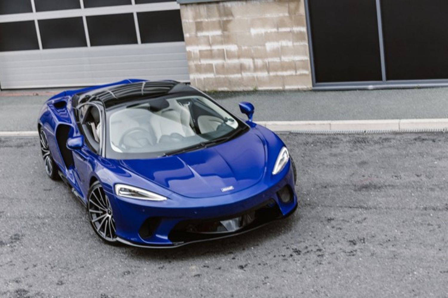 MCLAREN GT COUPE 4.0 V8 SSG 2DR SEMI AUTOMATIC