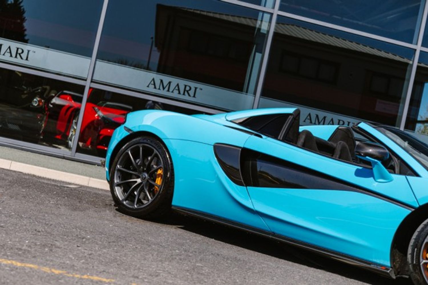 MCLAREN 570 CONVERTIBLE 3.8 V8 SSG 2DR SEMI AUTOMATIC
