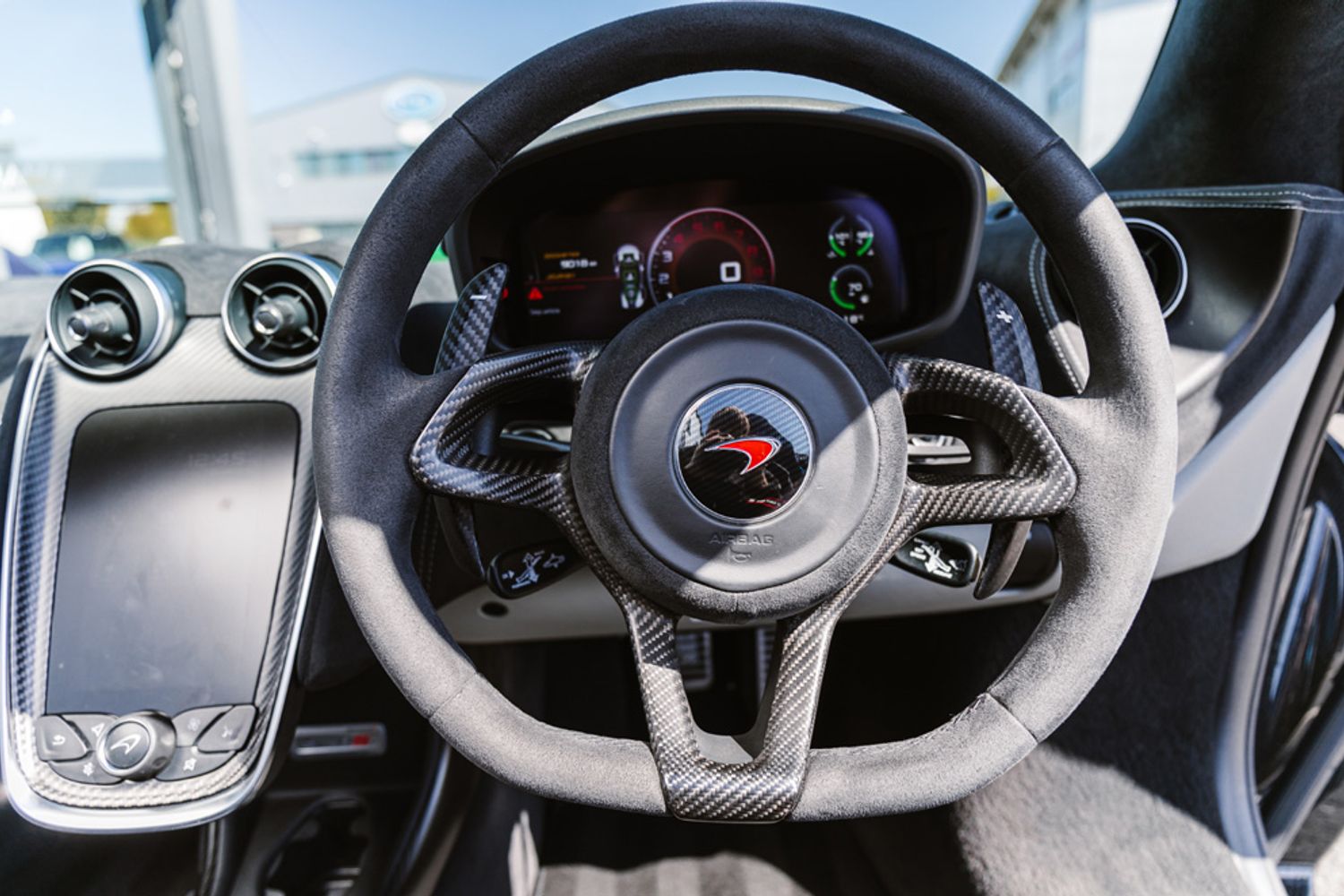 MCLAREN 570 CONVERTIBLE 3.8 V8 SSG 2DR SEMI AUTOMATIC