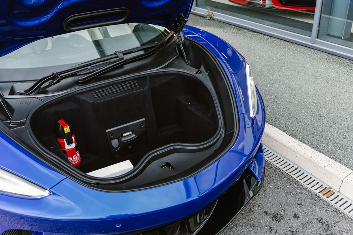 MCLAREN GT COUPE 4.0 V8 SSG 2DR SEMI AUTOMATIC