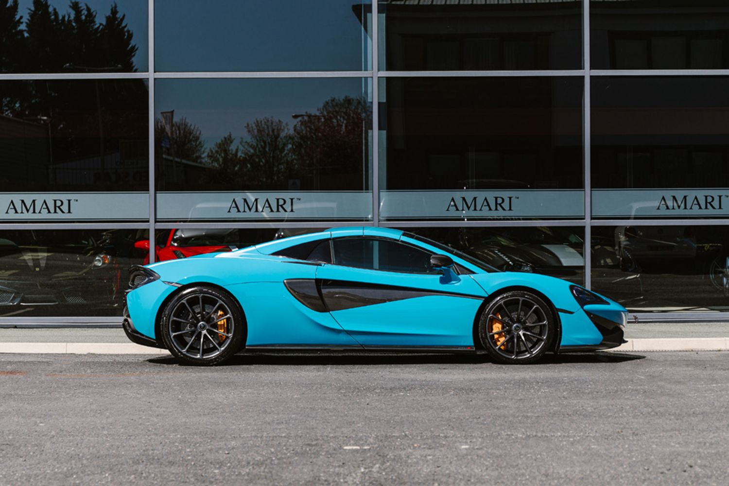 MCLAREN 570 CONVERTIBLE 3.8 V8 SSG 2DR SEMI AUTOMATIC