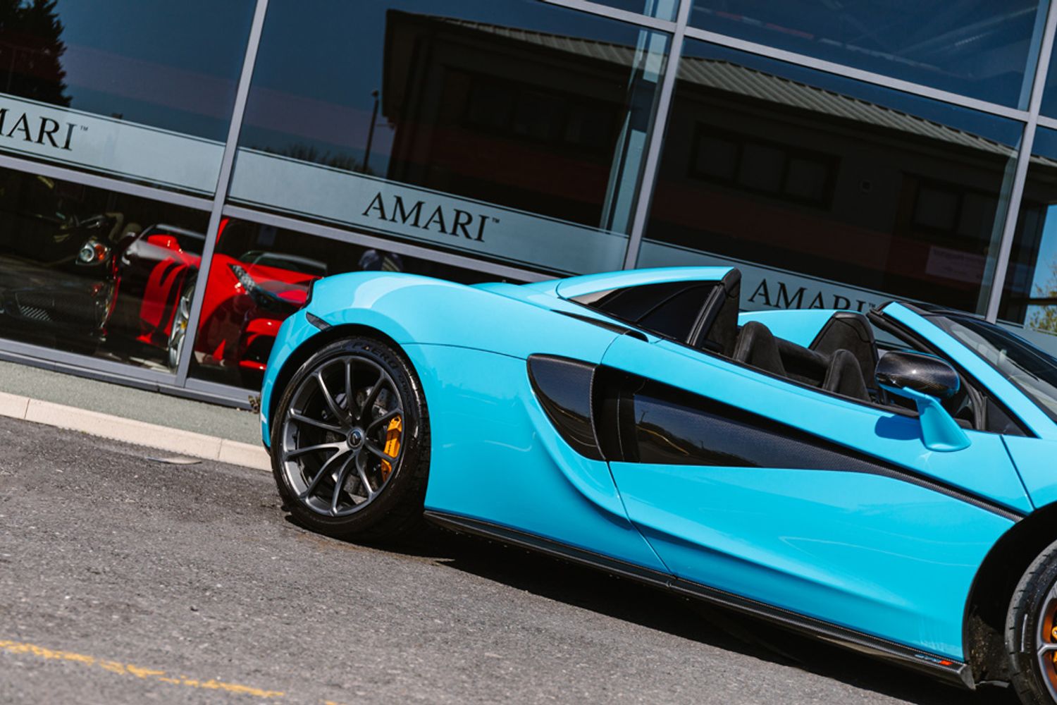 MCLAREN 570 CONVERTIBLE 3.8 V8 SSG 2DR SEMI AUTOMATIC