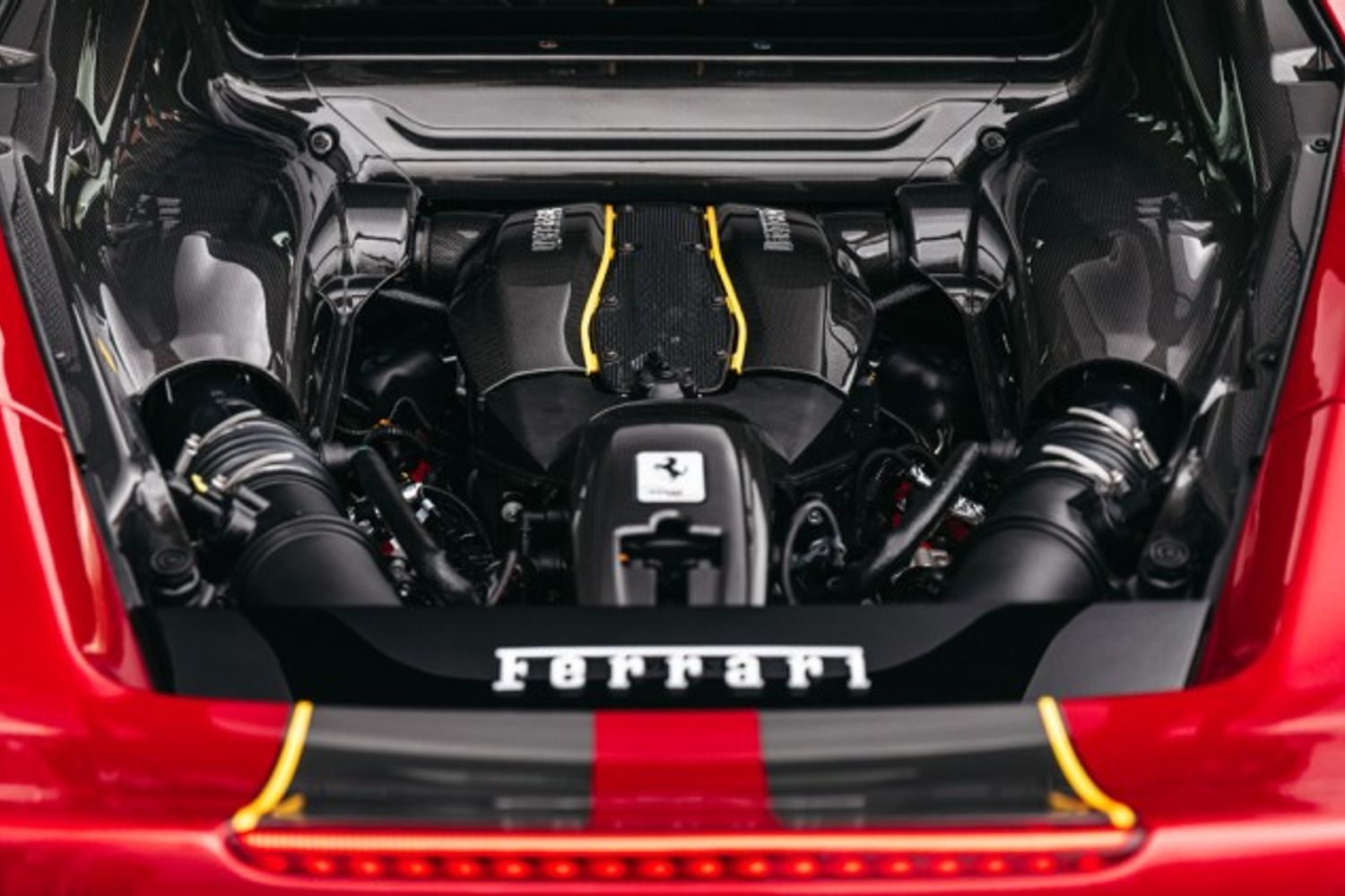 FERRARI 488 PISTA VS COUPE 3.9 VS 2DR SEMI AUTOMATIC