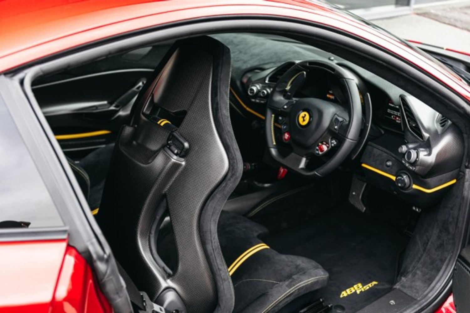 FERRARI 488 PISTA VS COUPE 3.9 VS 2DR SEMI AUTOMATIC