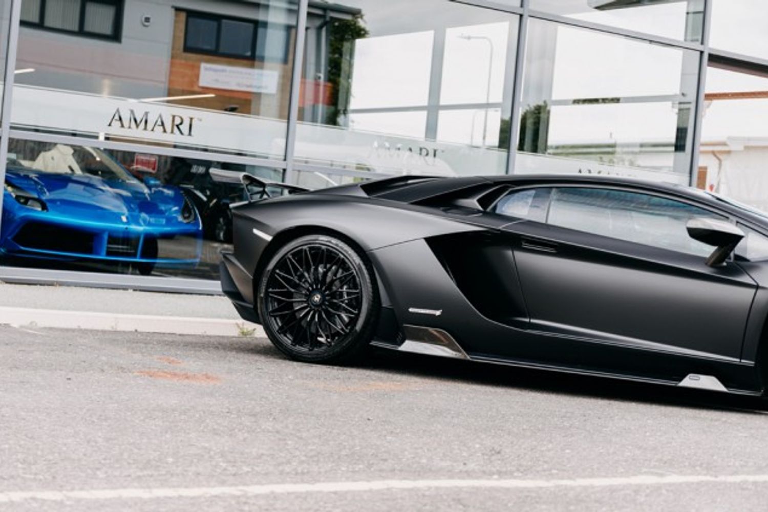 LAMBORGHINI AVENTADOR COUPE 6.5 LP 740-4 S 2DR SEMI AUTOMATIC