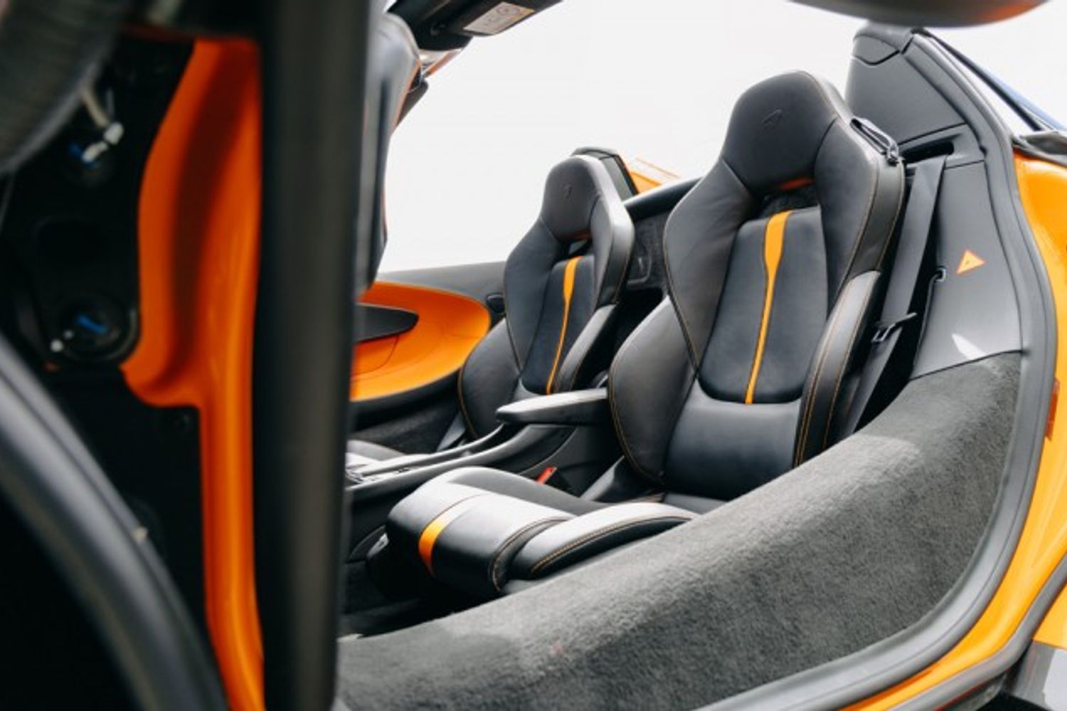 MCLAREN 570S V8 SSG CONVERTIBLE 3.8 V8 SSG 2DR SEMI AUTOMATIC