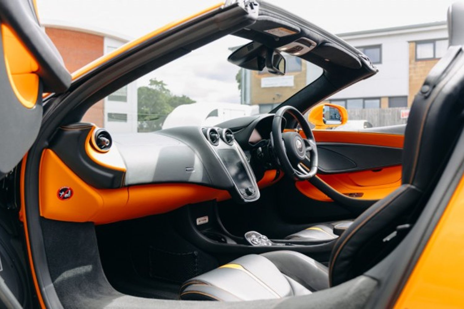 MCLAREN 570S V8 SSG CONVERTIBLE 3.8 V8 SSG 2DR SEMI AUTOMATIC