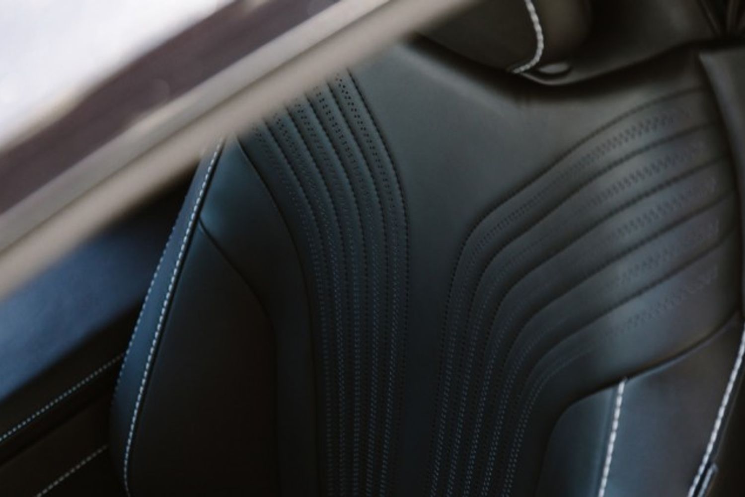ASTON MARTIN DB11 COUPE 5.2 V12 2DR AUTOMATIC