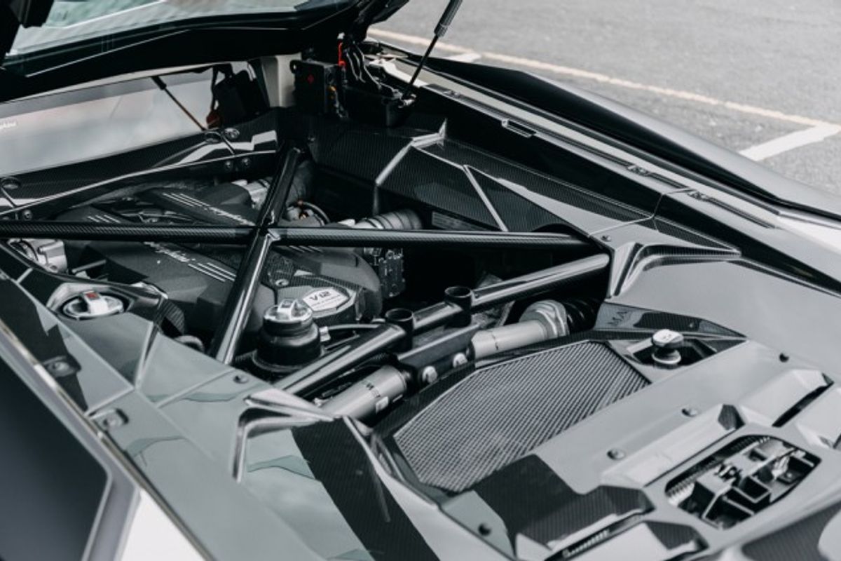 LAMBORGHINI AVENTADOR COUPE 6.5 LP 740-4 S 2DR SEMI AUTOMATIC