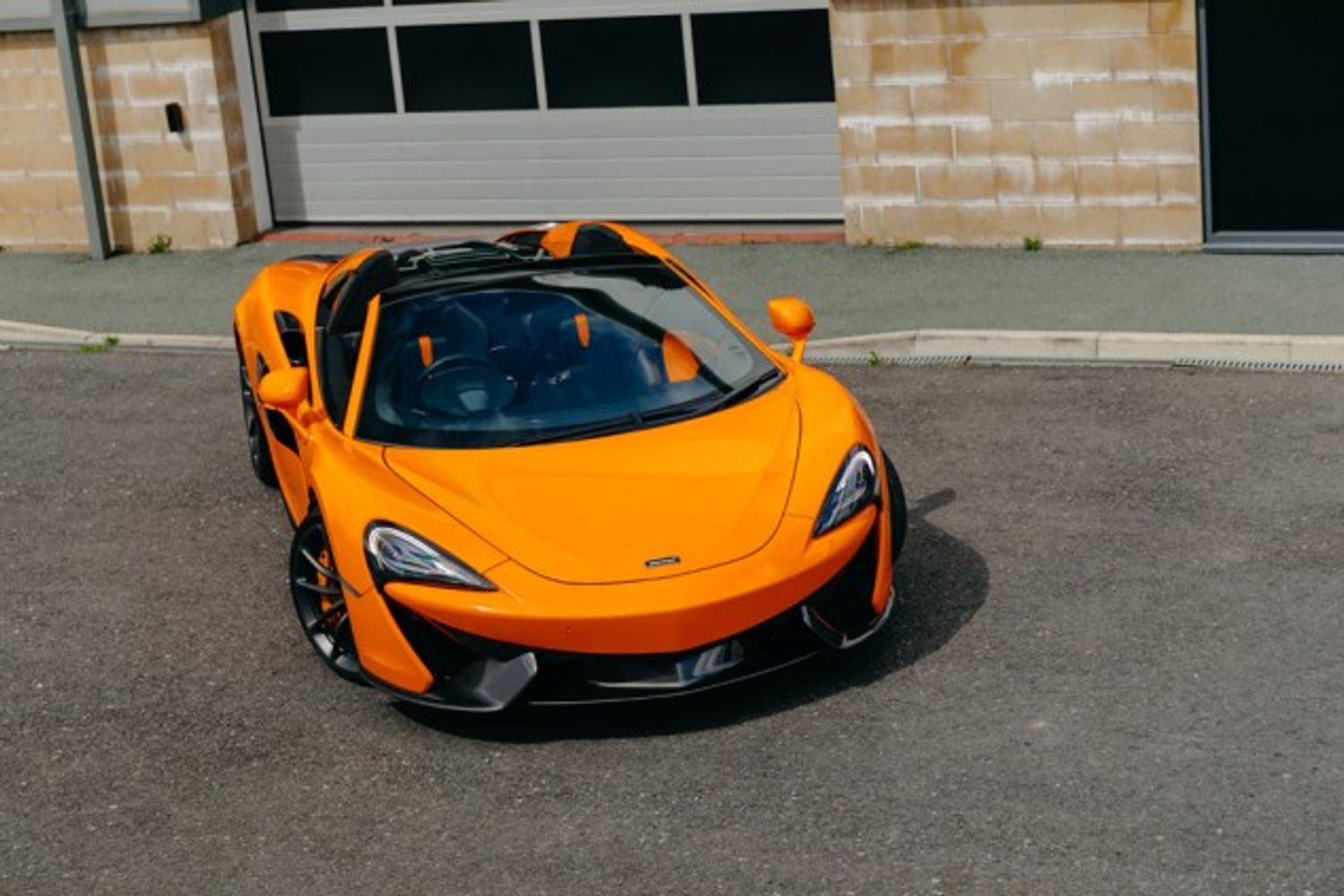MCLAREN 570S V8 SSG CONVERTIBLE 3.8 V8 SSG 2DR SEMI AUTOMATIC
