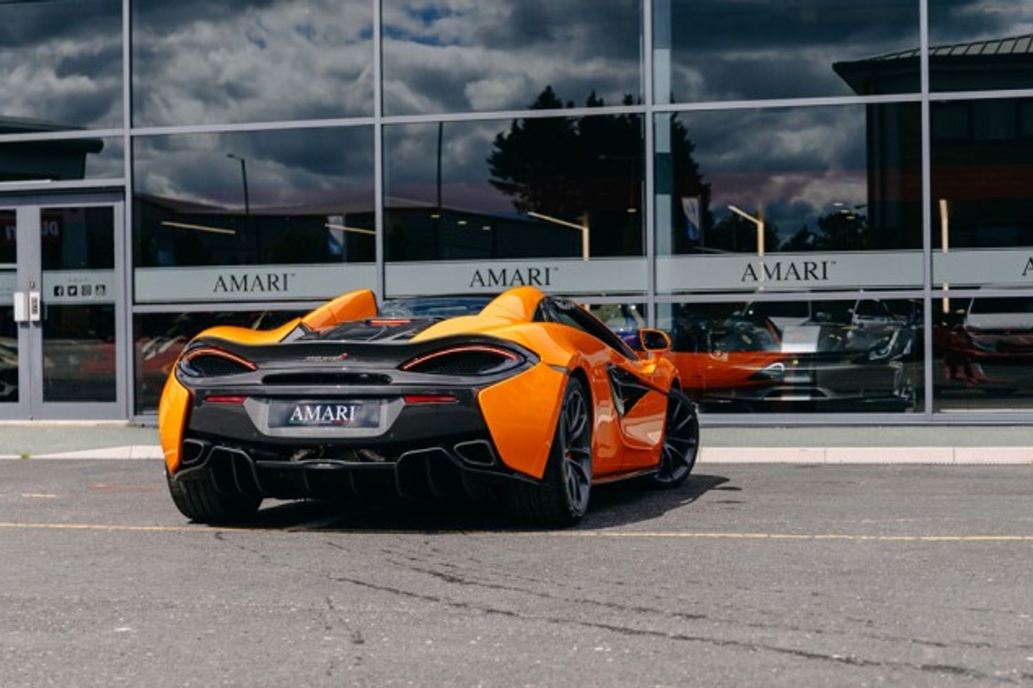 MCLAREN 570S V8 SSG CONVERTIBLE 3.8 V8 SSG 2DR SEMI AUTOMATIC