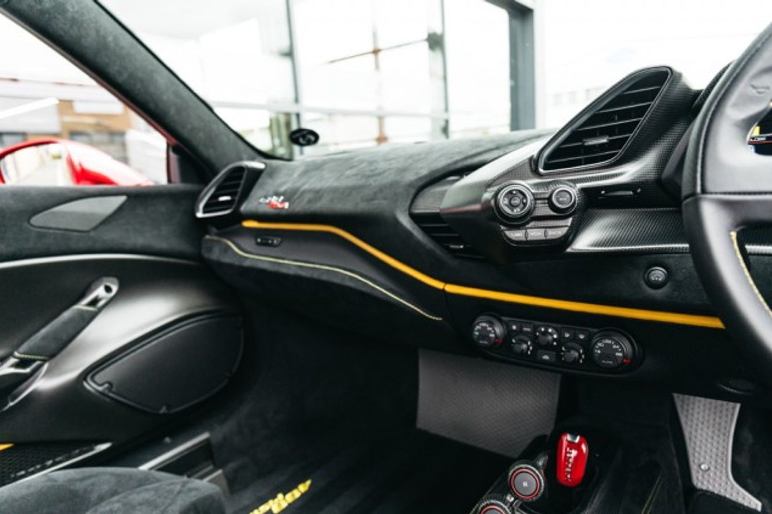 FERRARI 488 PISTA VS COUPE 3.9 VS 2DR SEMI AUTOMATIC