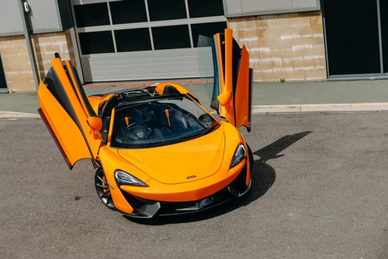 MCLAREN 570S V8 SSG CONVERTIBLE 3.8 V8 SSG 2DR SEMI AUTOMATIC