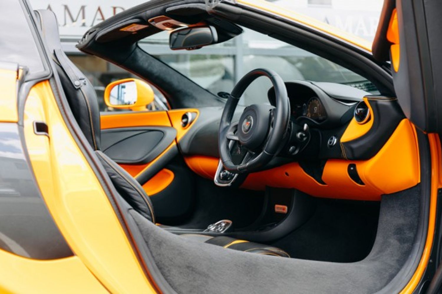MCLAREN 570S V8 SSG CONVERTIBLE 3.8 V8 SSG 2DR SEMI AUTOMATIC