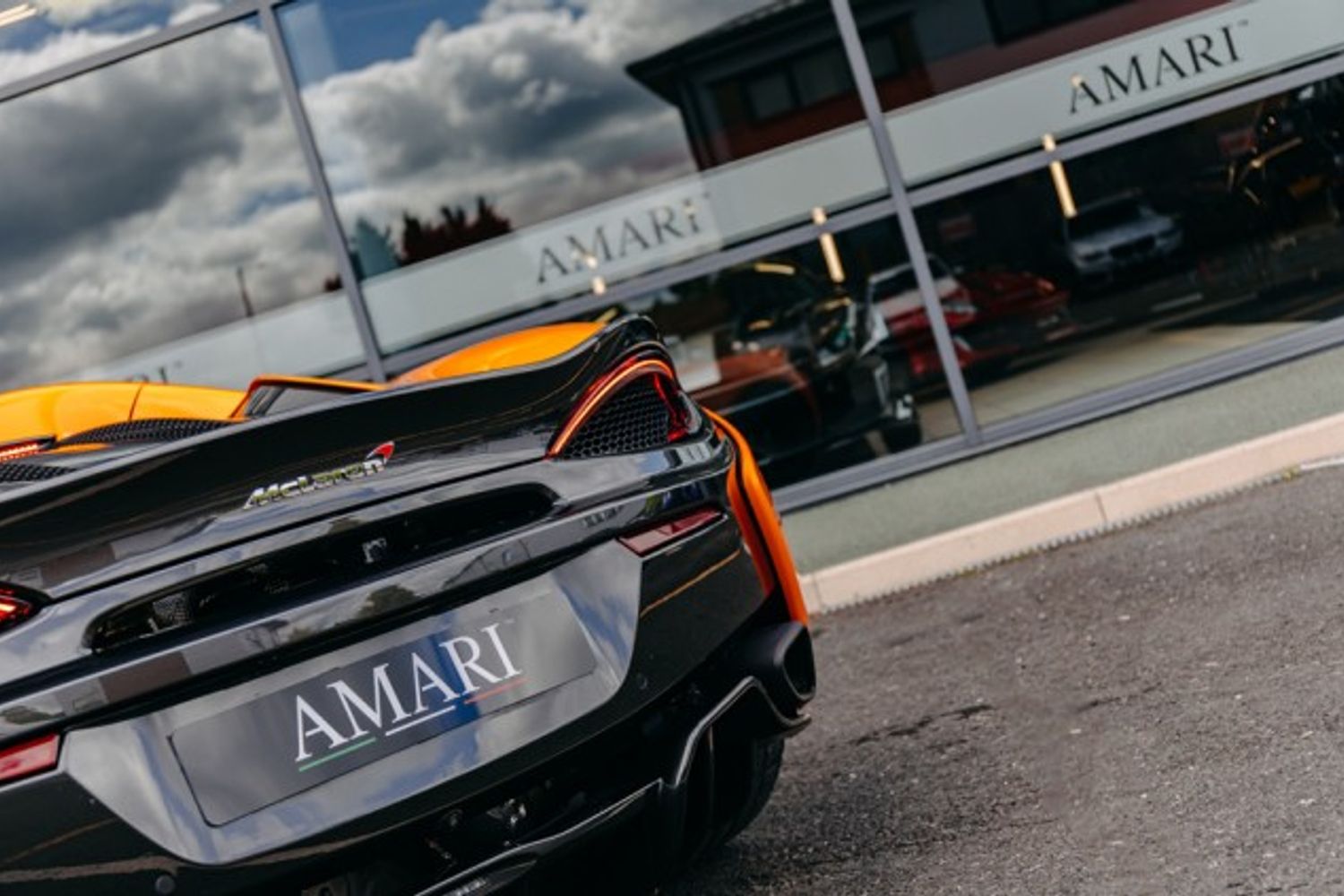 MCLAREN 570S V8 SSG CONVERTIBLE 3.8 V8 SSG 2DR SEMI AUTOMATIC
