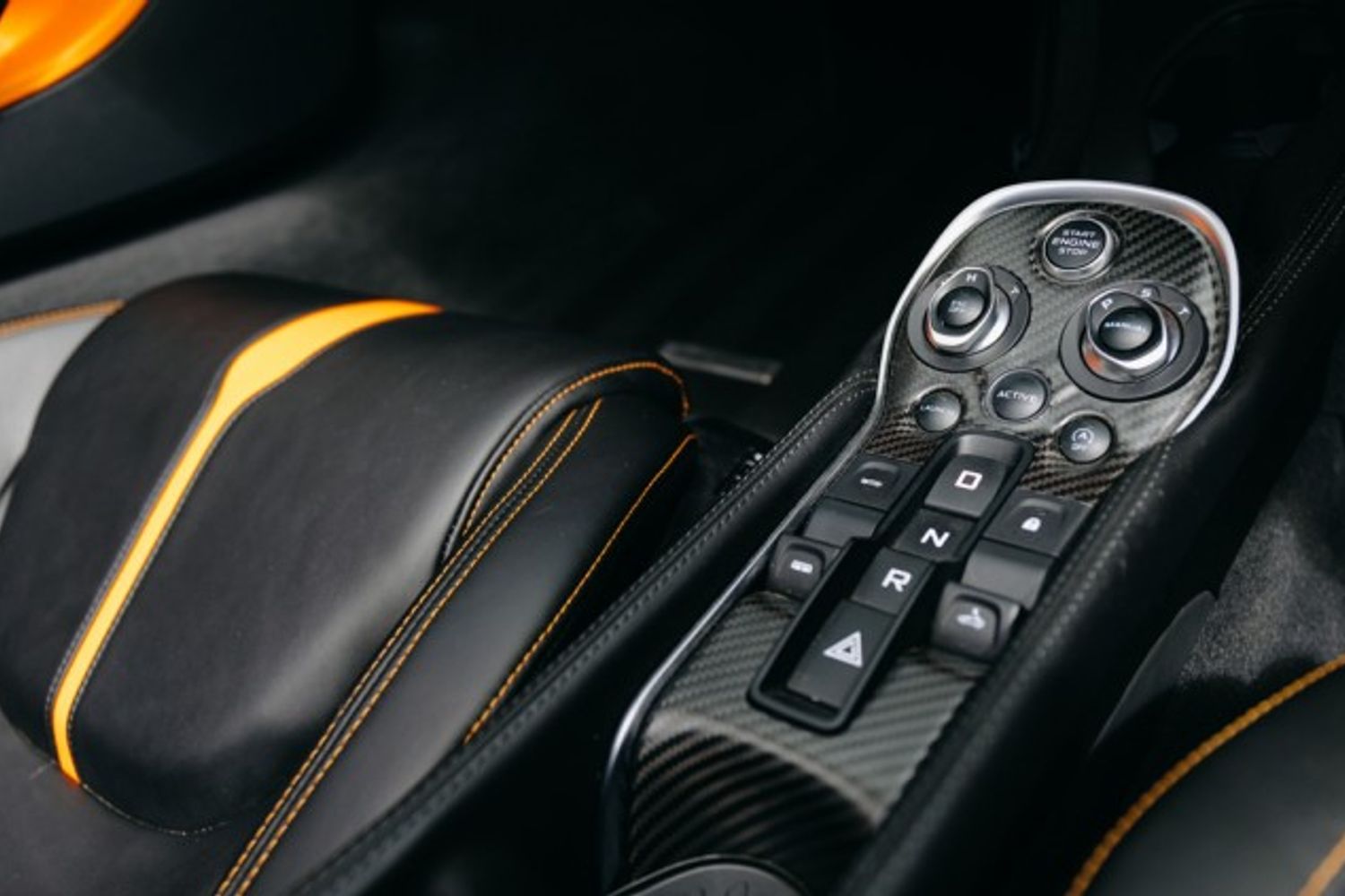 MCLAREN 570S V8 SSG CONVERTIBLE 3.8 V8 SSG 2DR SEMI AUTOMATIC