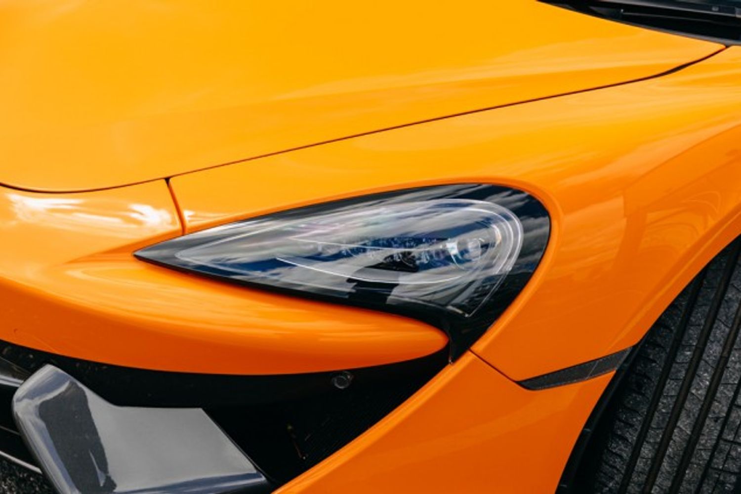 MCLAREN 570S V8 SSG CONVERTIBLE 3.8 V8 SSG 2DR SEMI AUTOMATIC
