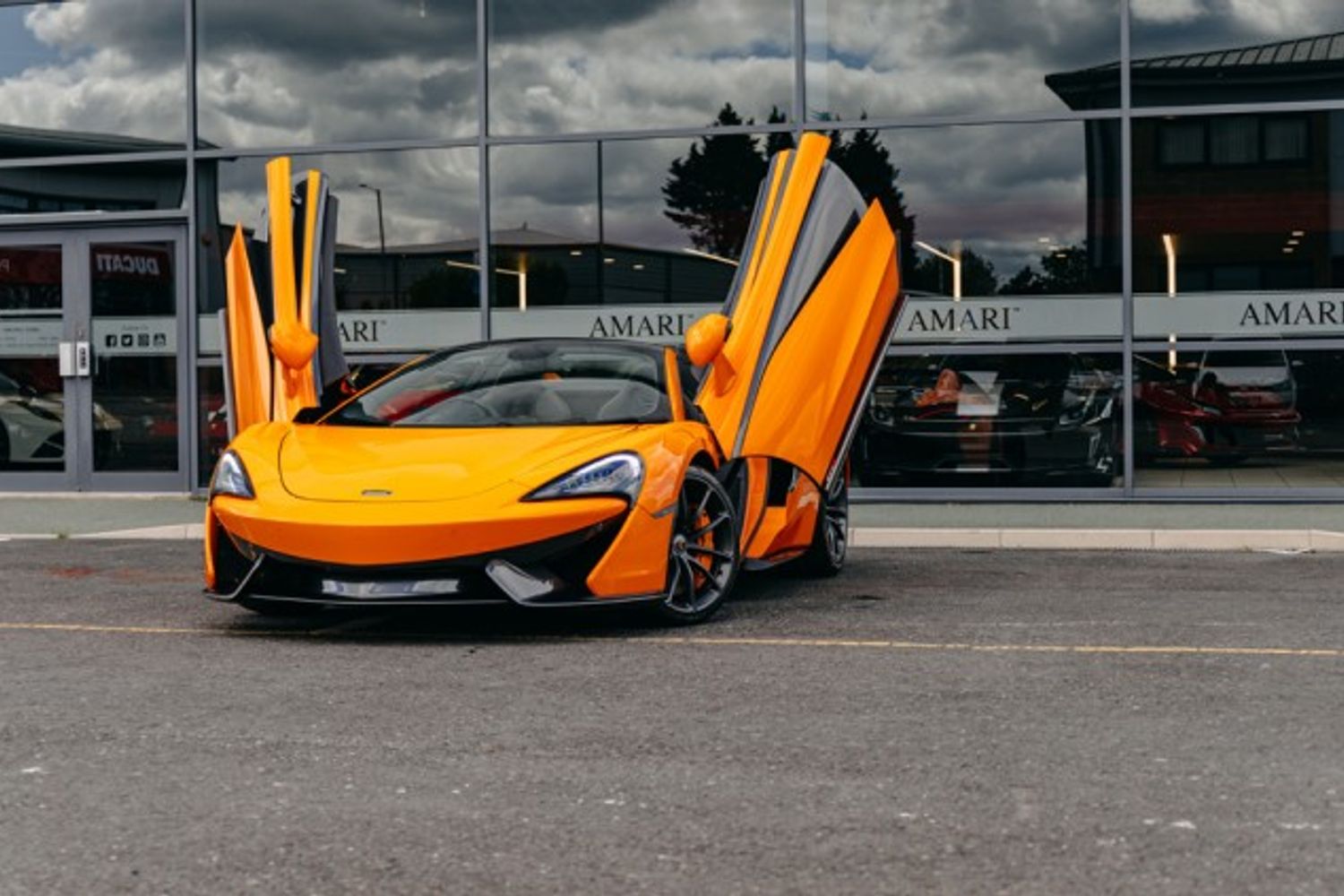 MCLAREN 570S V8 SSG CONVERTIBLE 3.8 V8 SSG 2DR SEMI AUTOMATIC