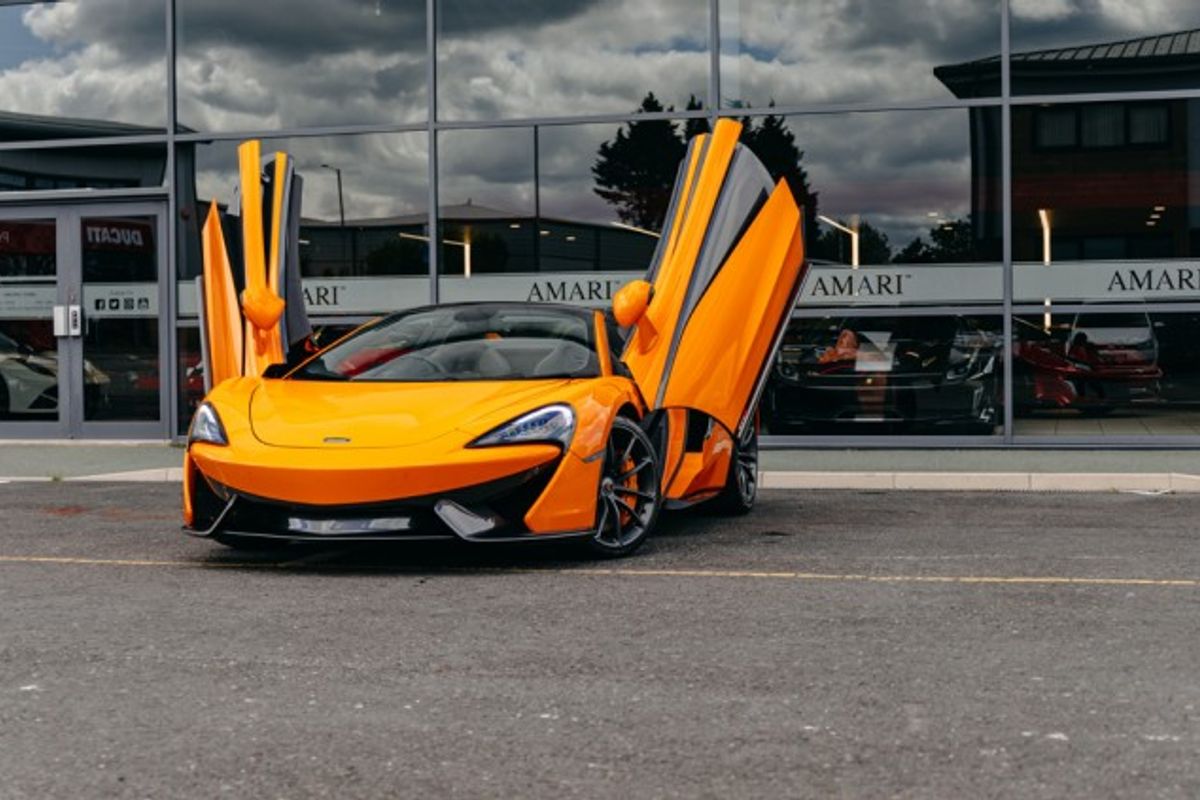 MCLAREN 570S V8 SSG CONVERTIBLE 3.8 V8 SSG 2DR SEMI AUTOMATIC