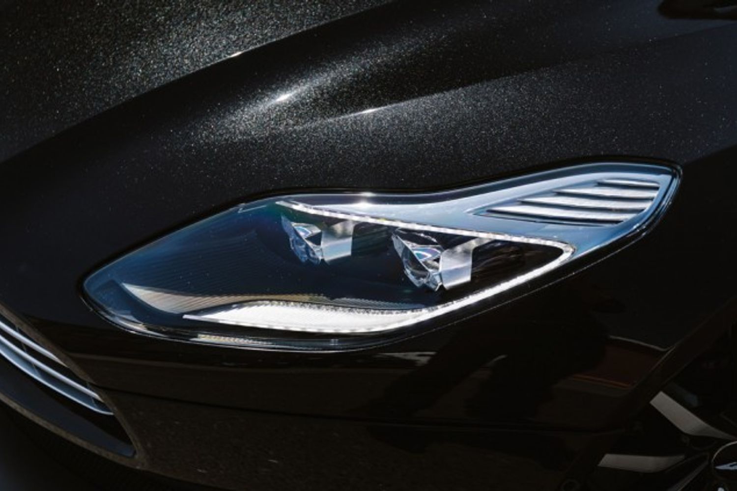 ASTON MARTIN DB11 COUPE 5.2 V12 2DR AUTOMATIC