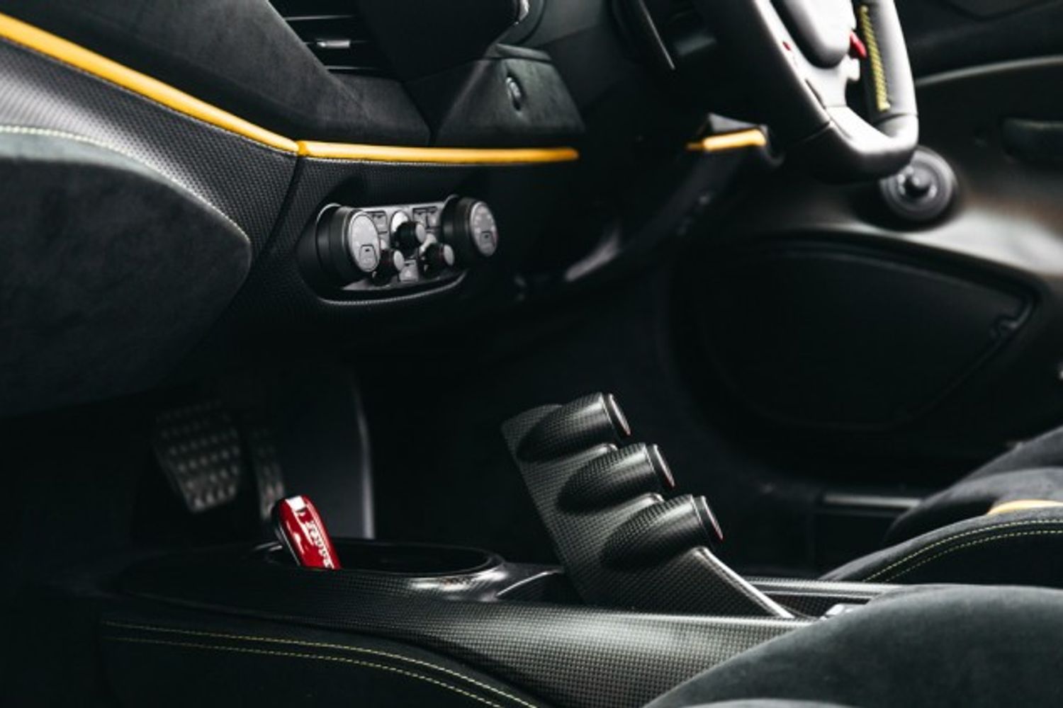 FERRARI 488 PISTA VS COUPE 3.9 VS 2DR SEMI AUTOMATIC