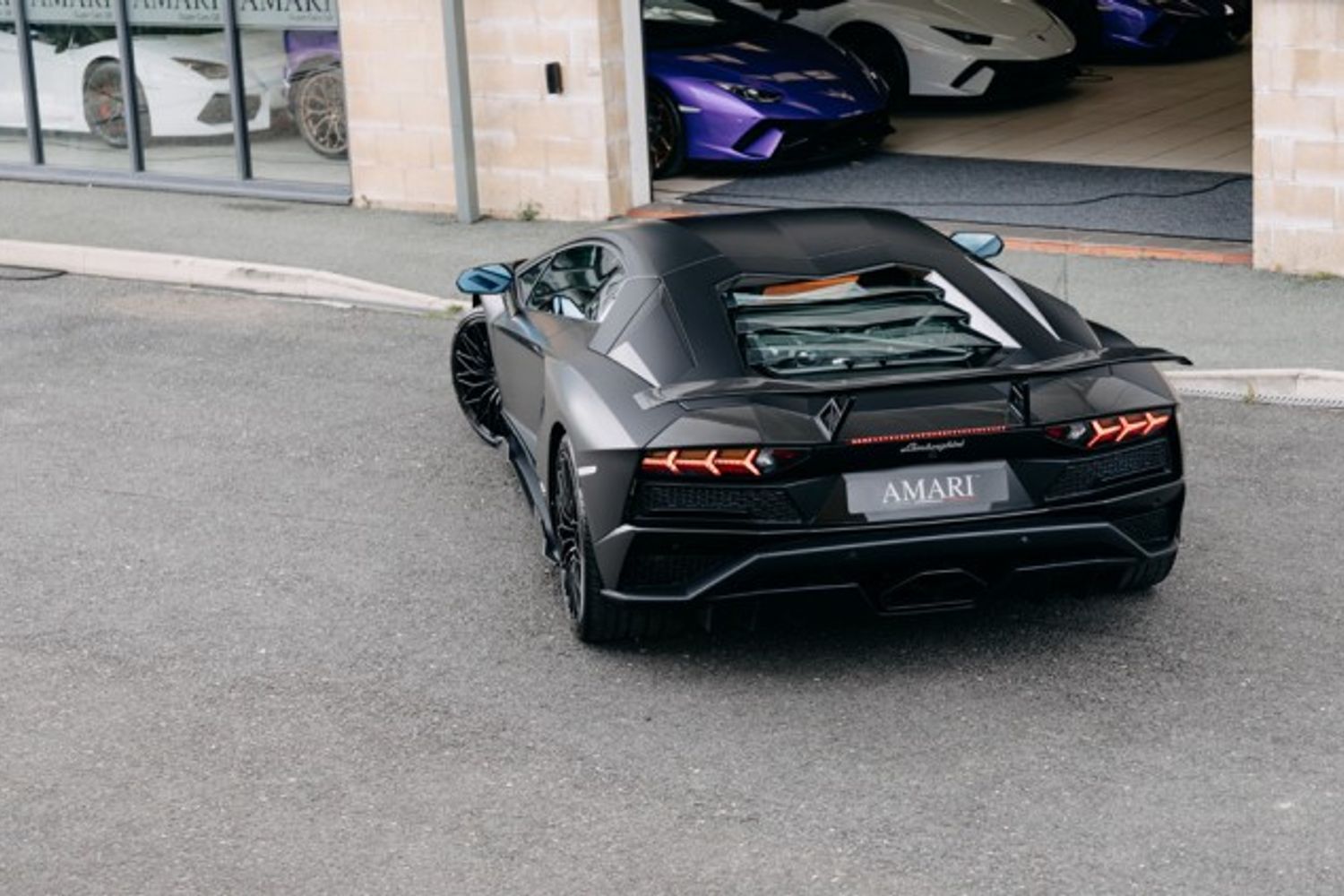 LAMBORGHINI AVENTADOR COUPE 6.5 LP 740-4 S 2DR SEMI AUTOMATIC