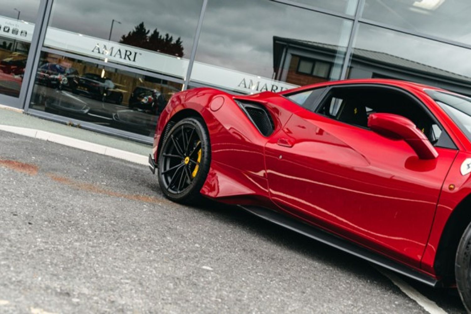 FERRARI 488 PISTA VS COUPE 3.9 VS 2DR SEMI AUTOMATIC
