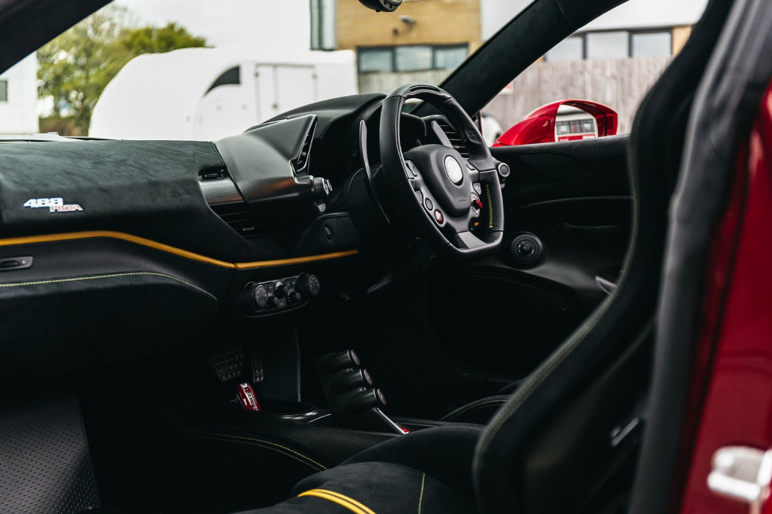 FERRARI 488 PISTA VS COUPE 3.9 VS 2DR SEMI AUTOMATIC