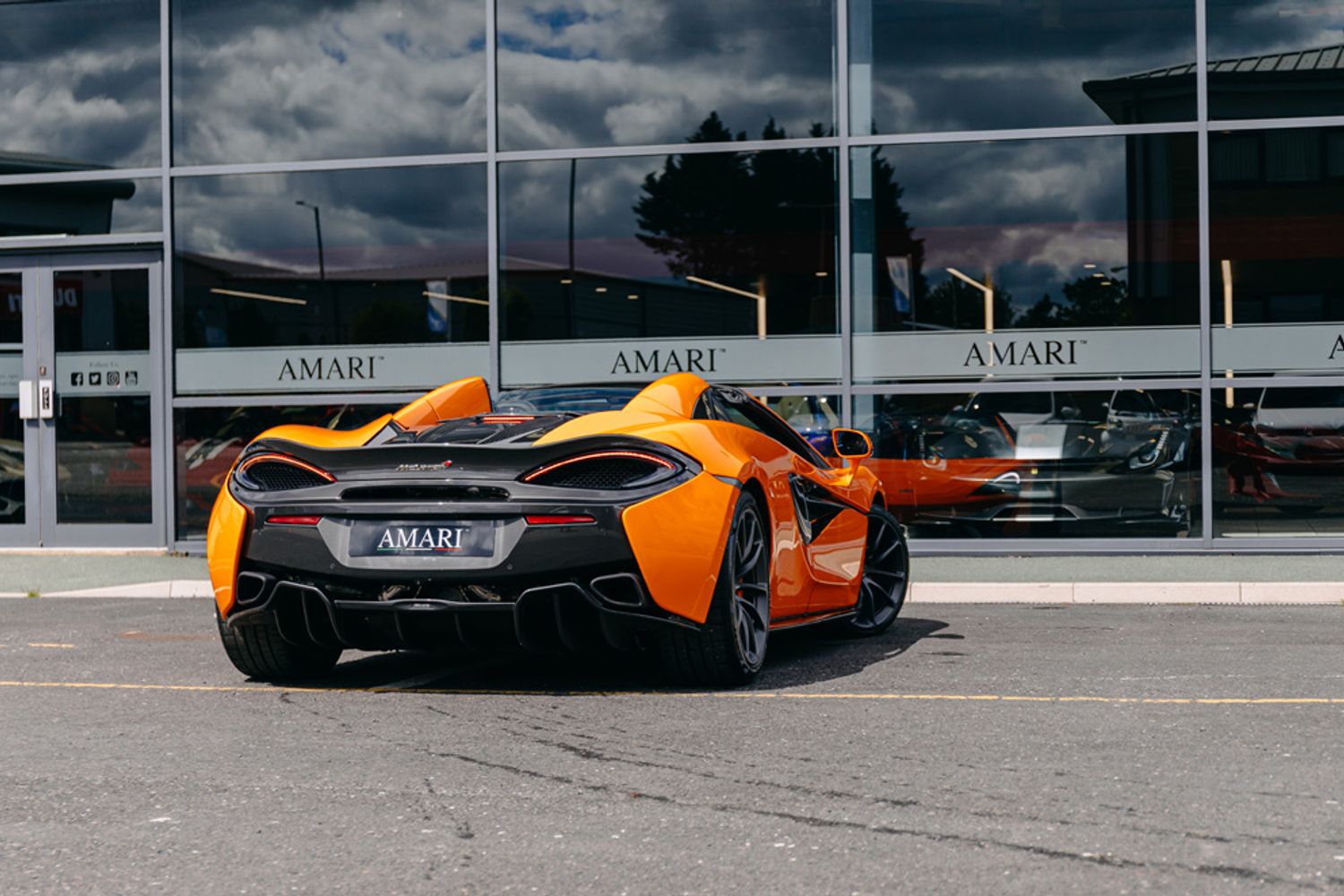 MCLAREN 570S V8 SSG CONVERTIBLE 3.8 V8 SSG 2DR SEMI AUTOMATIC