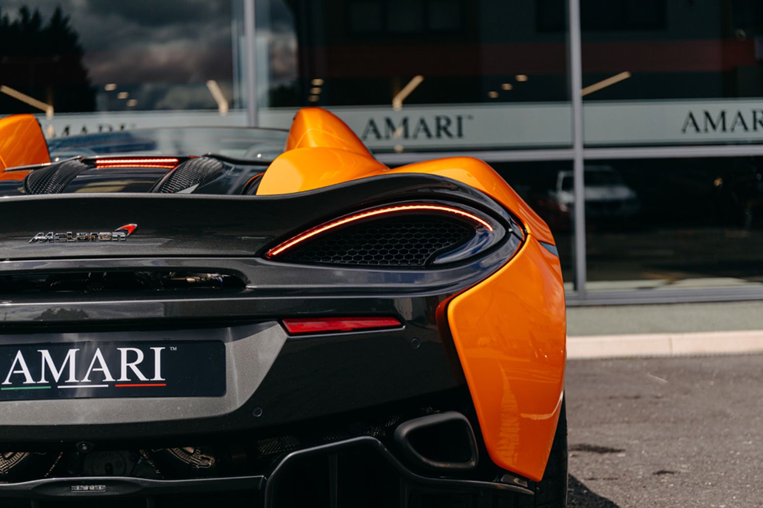 MCLAREN 570S V8 SSG CONVERTIBLE 3.8 V8 SSG 2DR SEMI AUTOMATIC