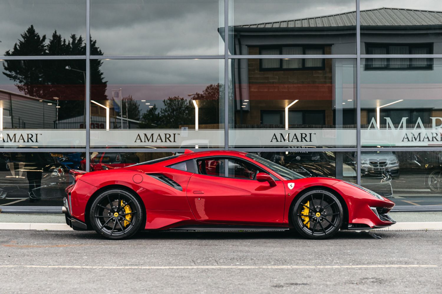 FERRARI 488 PISTA VS COUPE 3.9 VS 2DR SEMI AUTOMATIC