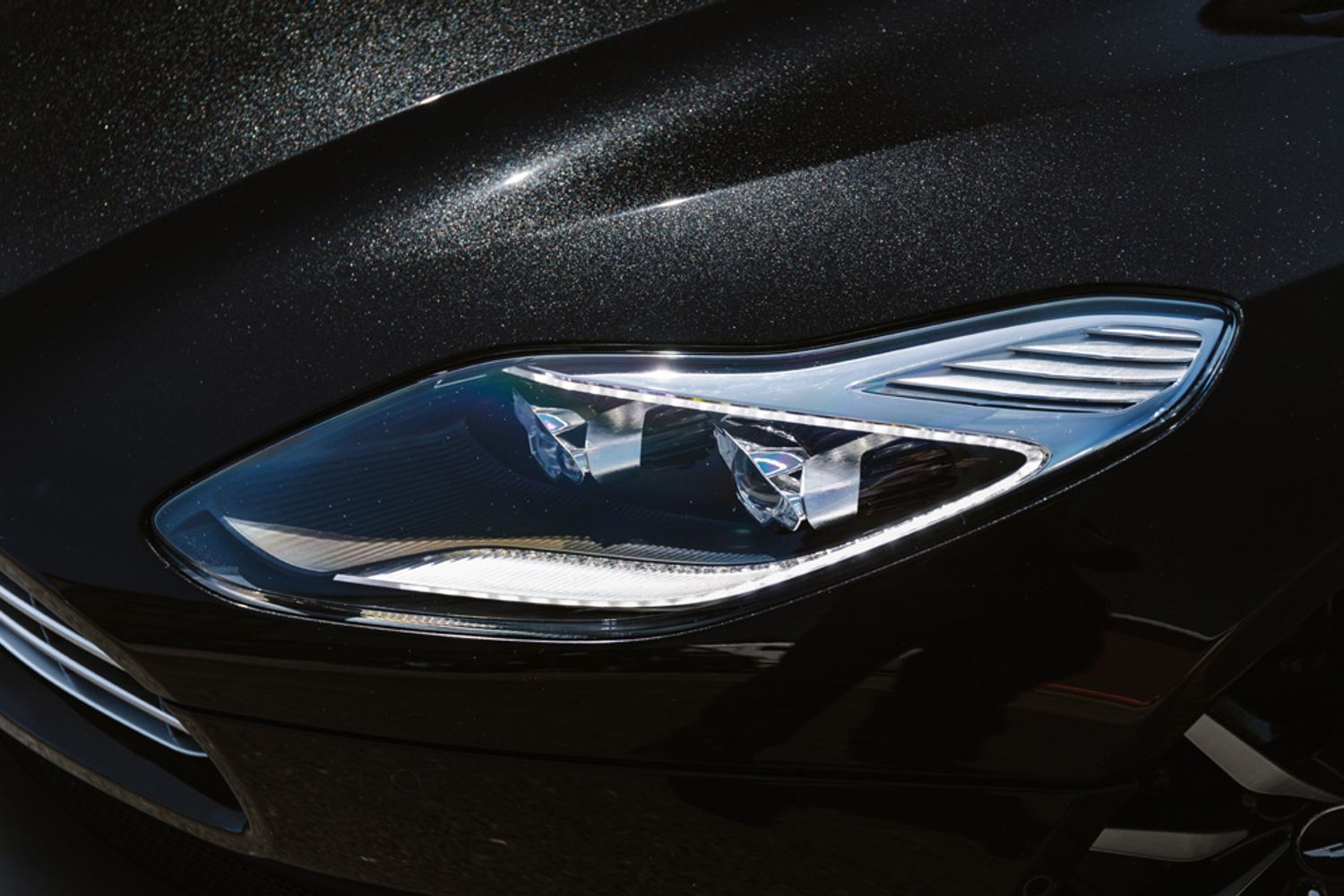 ASTON MARTIN DB11 COUPE 5.2 V12 2DR AUTOMATIC