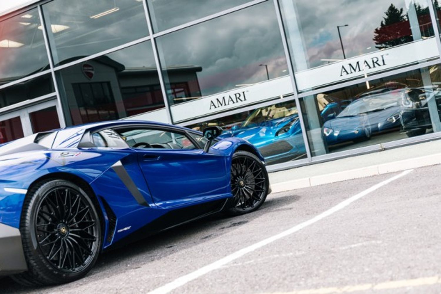 LAMBORGHINI AVENTADOR COUPE 6.5 LP 750-4 SUPERVELOCE 2DR SEMI AUTOMATIC