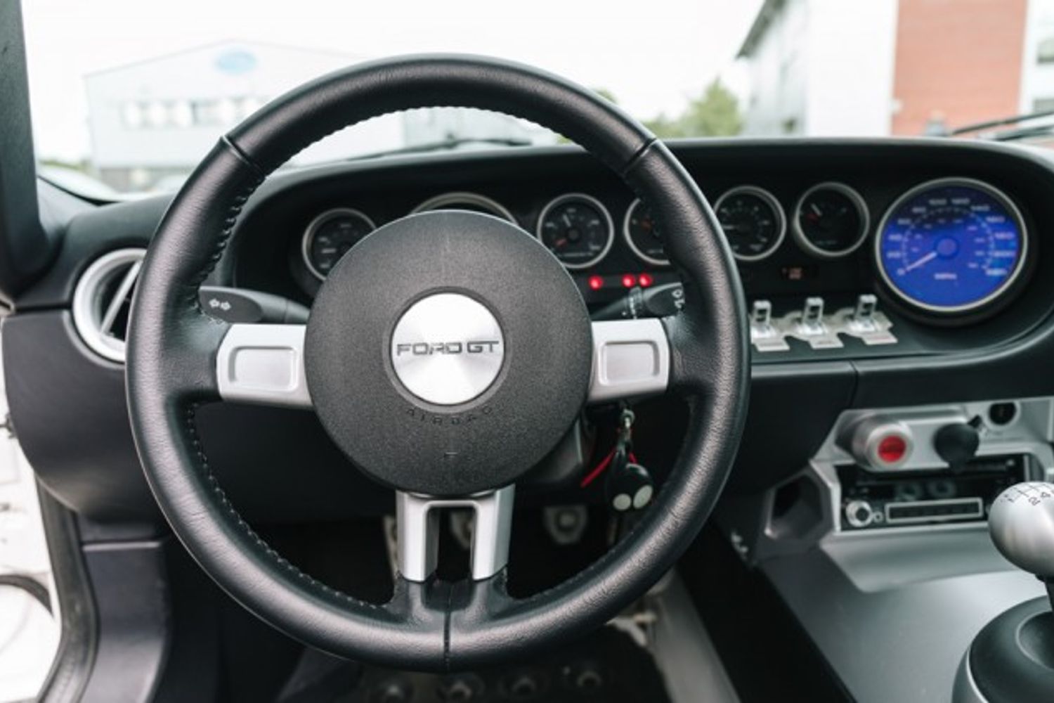 FORD GT COUPE 5.4