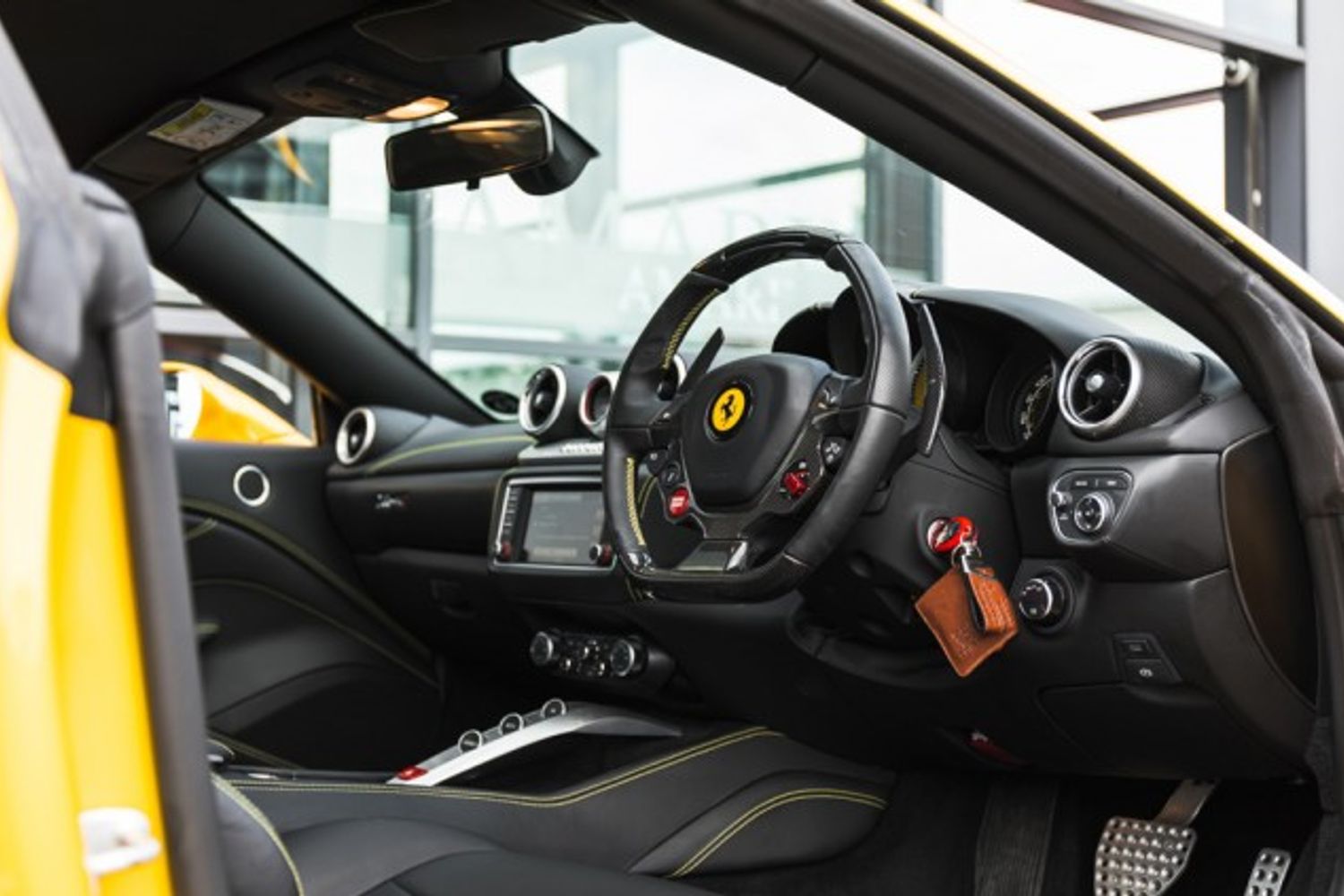 FERRARI CALIFORNIA CONVERTIBLE 3.9 DD 2DR SEMI AUTOMATIC