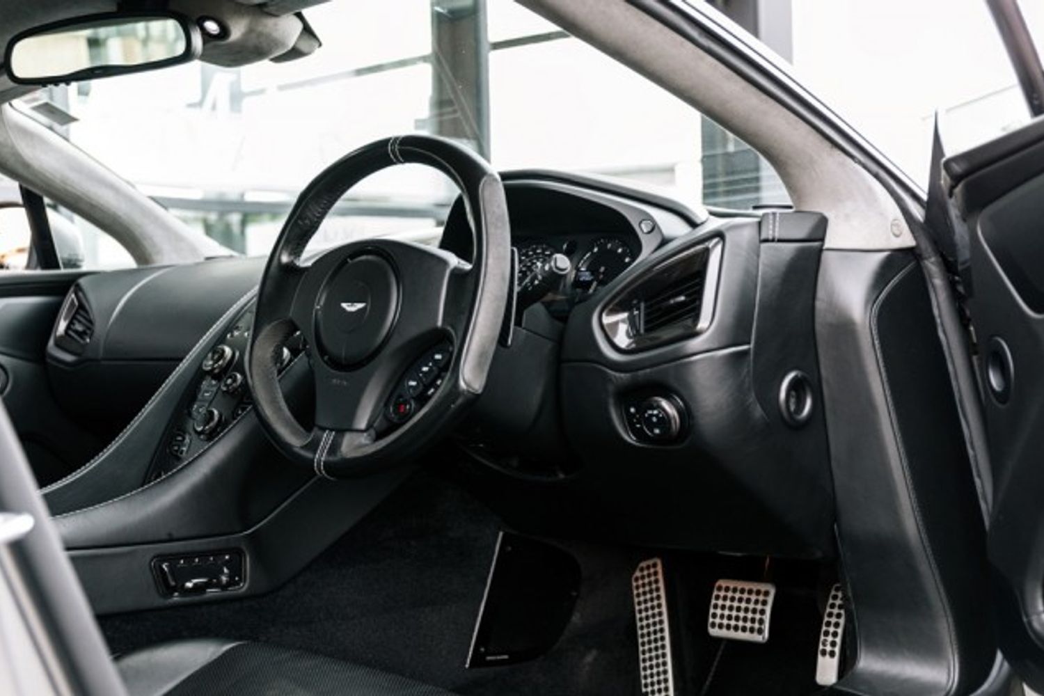 ASTON MARTIN VANQUISH COUPE 5.9 V12 2DR AUTOMATIC