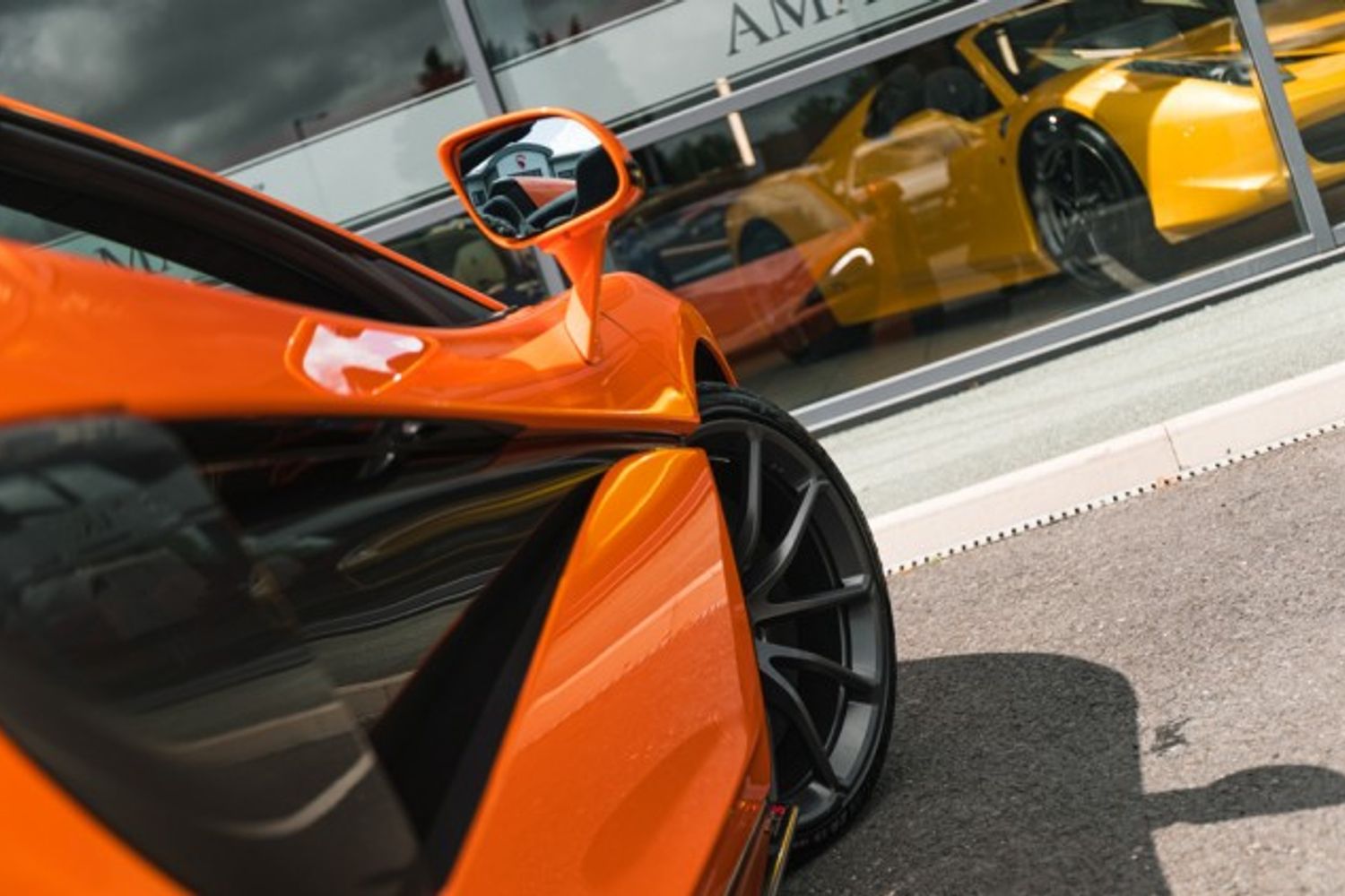 MCLAREN 570S V8 SSG CONVERTIBLE 3.8 V8 SSG 2DR SEMI AUTOMATIC