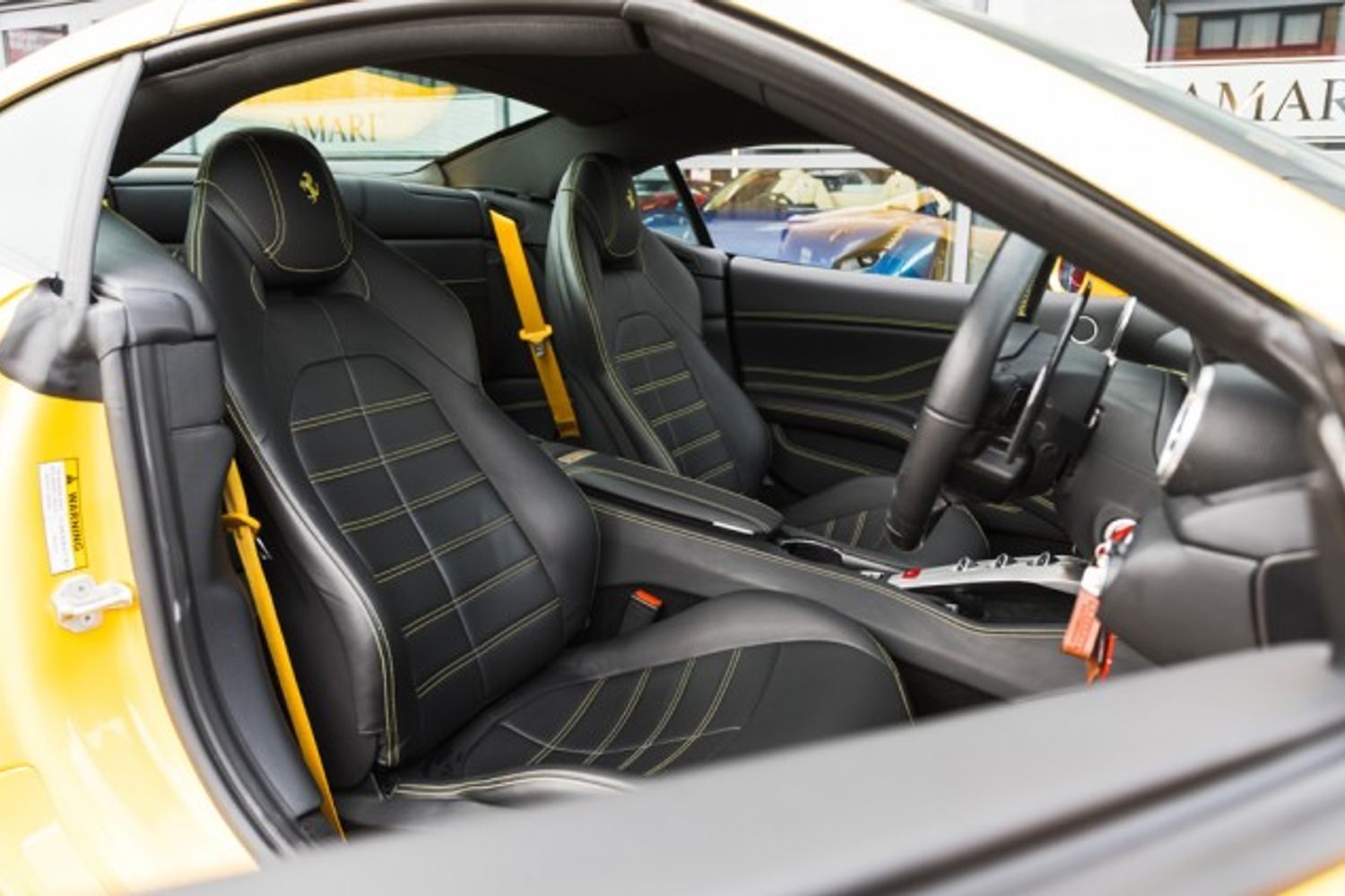 FERRARI CALIFORNIA CONVERTIBLE 3.9 DD 2DR SEMI AUTOMATIC