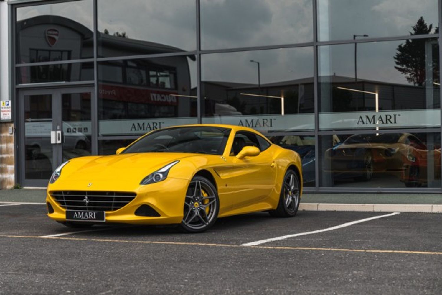 FERRARI CALIFORNIA CONVERTIBLE 3.9 DD 2DR SEMI AUTOMATIC