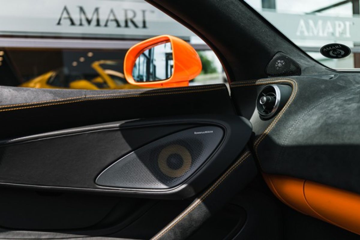 MCLAREN 570S V8 SSG CONVERTIBLE 3.8 V8 SSG 2DR SEMI AUTOMATIC