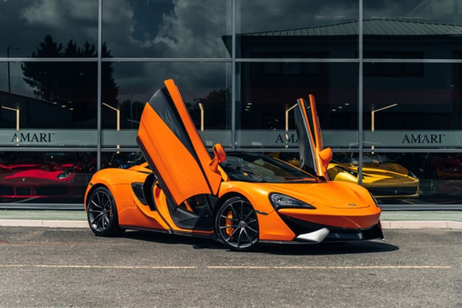 MCLAREN 570S V8 SSG CONVERTIBLE 3.8 V8 SSG 2DR SEMI AUTOMATIC